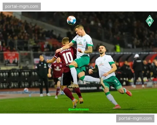 备战:云达不莱梅针对对手头球优势,加强定位球防守演练 备战:云达不莱梅针对对手头球优势,加强定位球防守演练