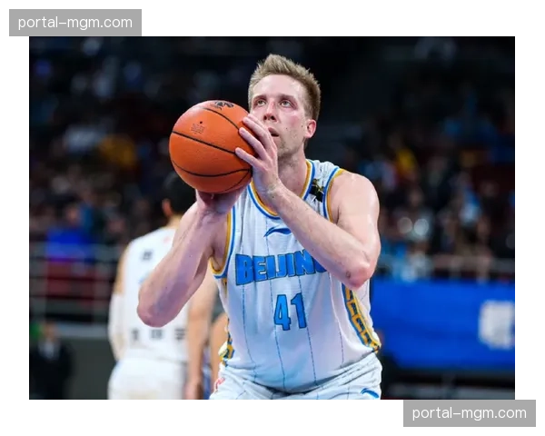 半场战报：梅斯0-0特鲁瓦，双方均未能创造出高效转换机会